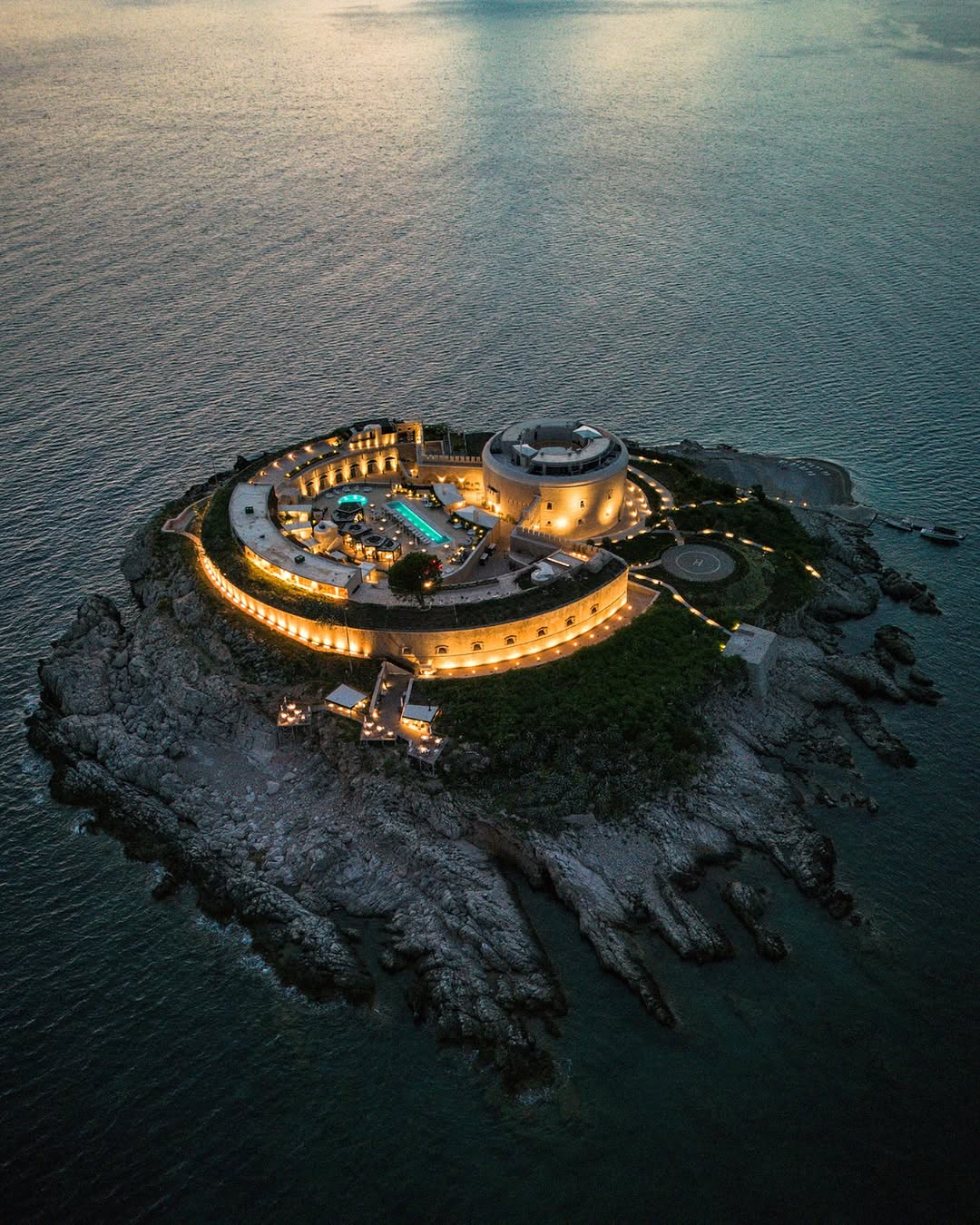 Preloved hoteli kao generatori razvoja