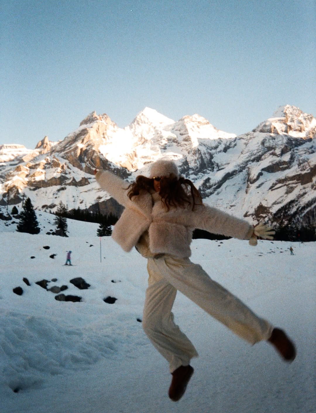 Trebaš zimsku jaknu, i želiš da je moderna, vrhunske kvalitete i povoljna - Donosimo ti  trendove zime 2026.