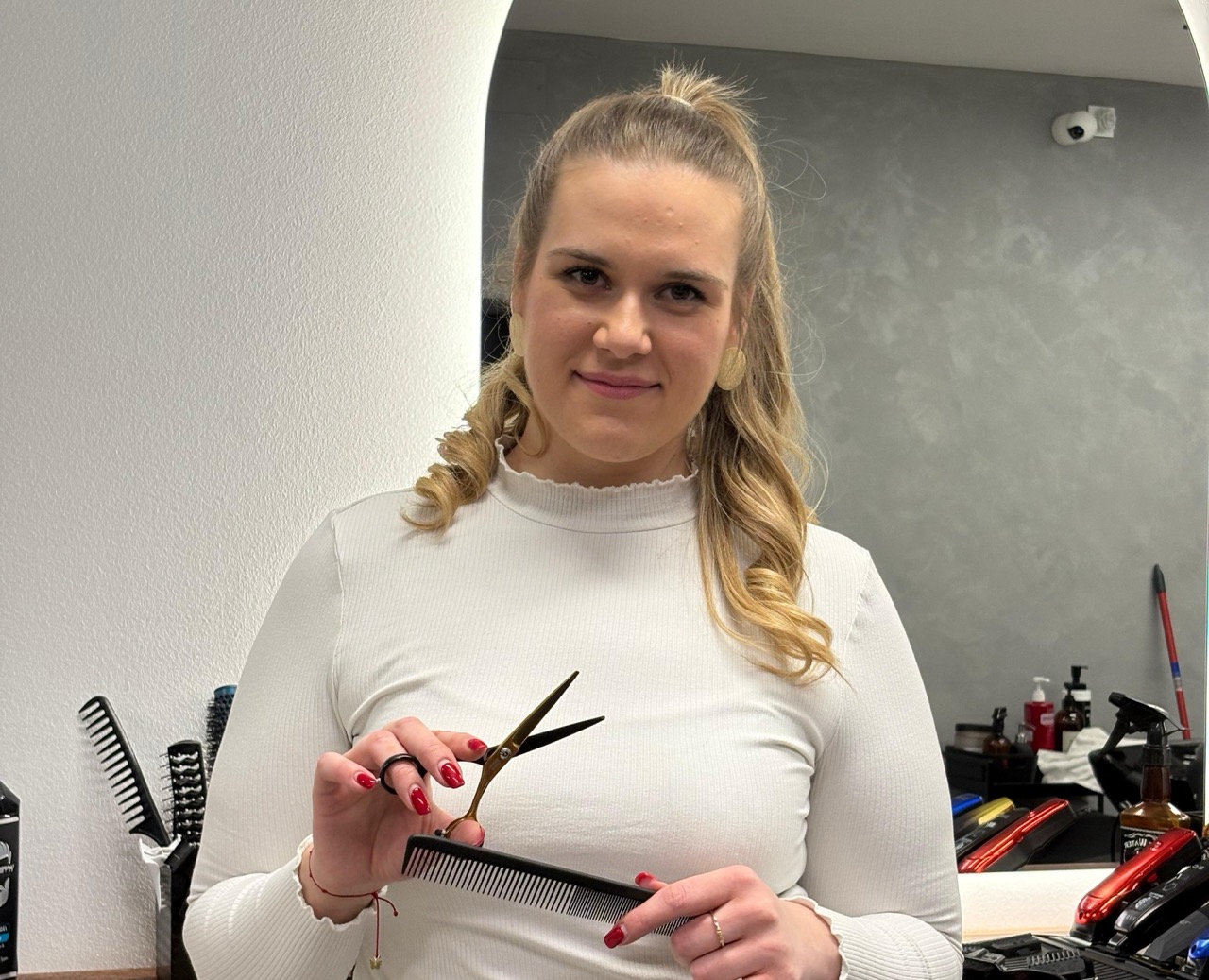 Max Style Barbershop je new cool place in town, a osnivačica Martina Adžaga otkriva nam trendove muških frizura i mušku perspektivu spremanja za date