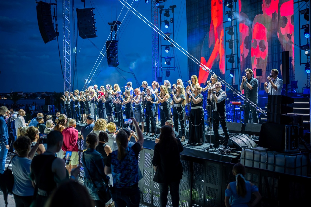 perpetuum-jazzile-large.jpeg