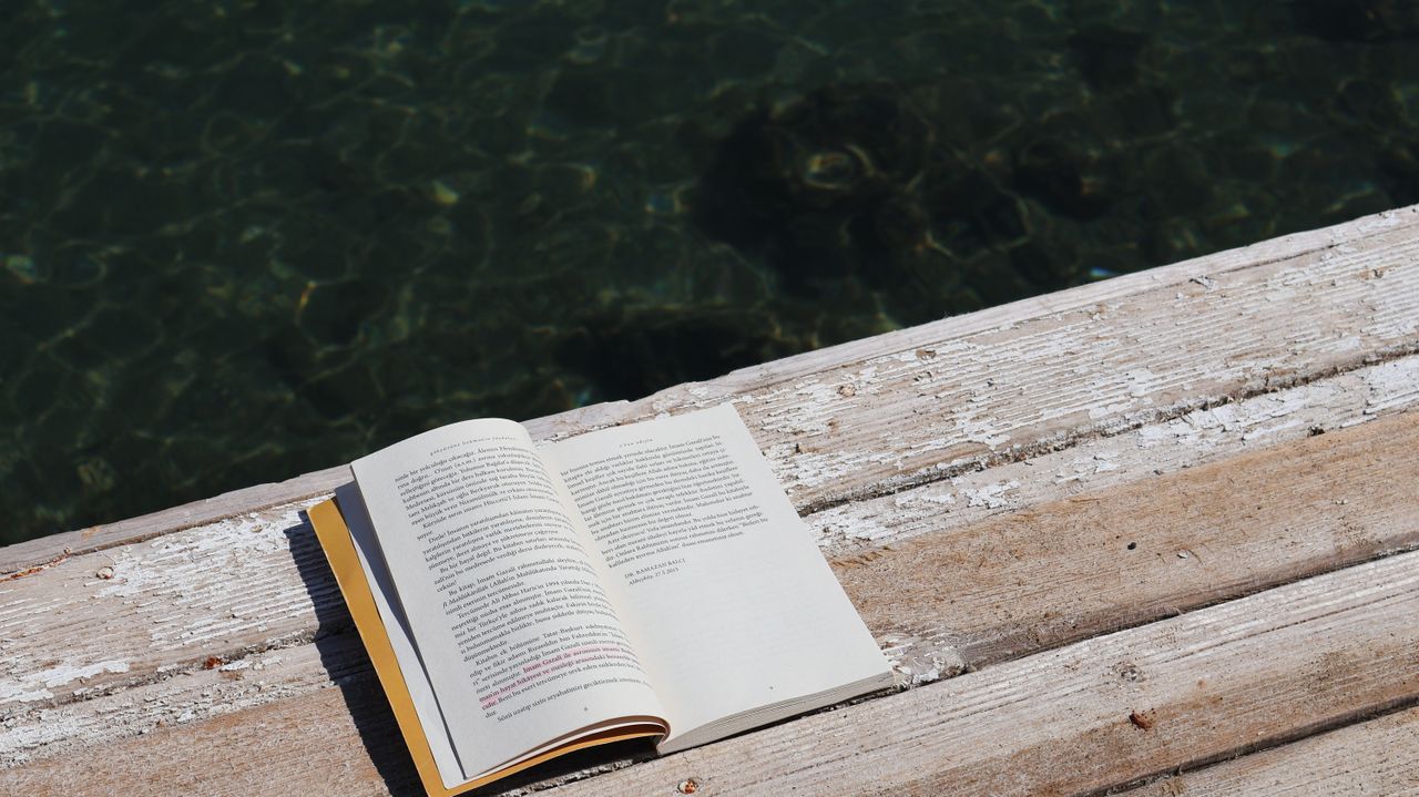 Summer reads koji će ostati s vama puno dulje od godišnjeg odmora